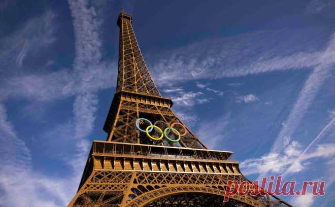 Олимпийские кольца сняли с Эйфелевой башни. Позднее на Эйфелевой башне должны установить новые олимпийские кольца, только более легкого веса. Хотя ранее потомки Эйфеля выступили против сохранения колец на башне