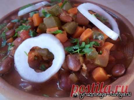 Лобио с маринованными огурцами и специями - Грузинская кухня