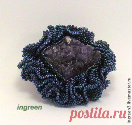 Брошь с аметистом - брошь,брошь из бисера,Украшение ручной работы,украшение на каждый день