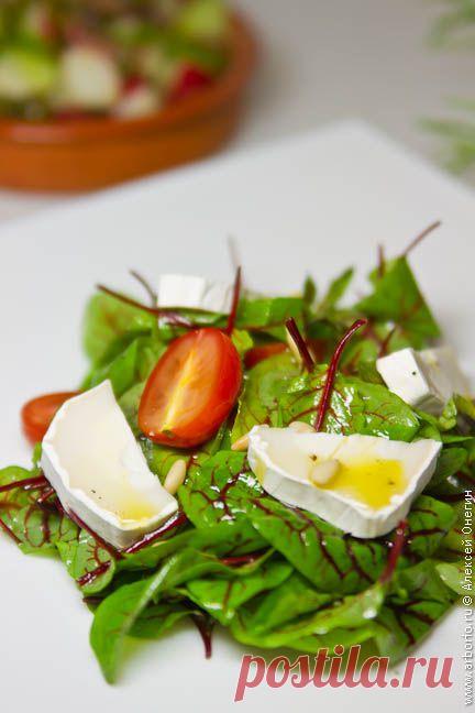 Салат из мангольда и козьего сыра | Кулинарные заметки Алексея Онегина