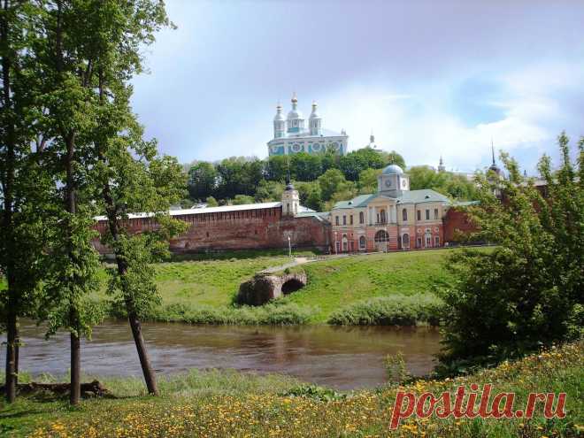 Река Днепр в Смоленске. На холме - Успенский собор.   ---   Dnjepr in Smolensk  Kostenloses Stock Bild HD - Public Domain Pictures