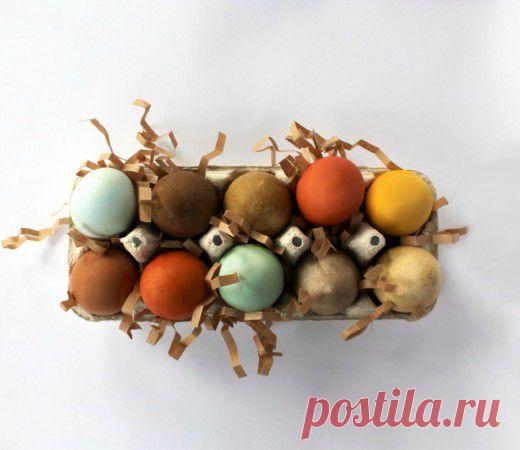 Как покрасить яйца к Пасхе натуральными продуктами