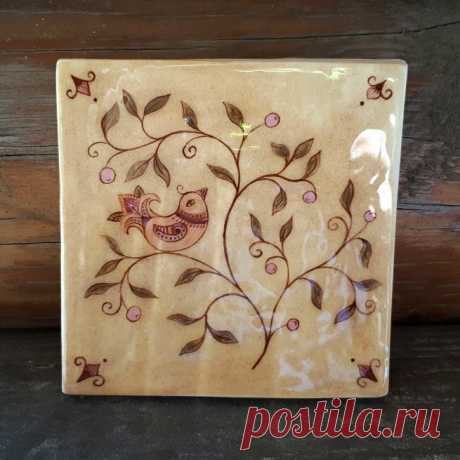 Yugavyuga в Instagram: «Изразец #yugavyugaclay #Керамика #авторскаякерамика #плитка #изразцы #посударучнойработы #роспись #handmade #ceramics #гончарство…» 63 отметок «Нравится», 1 комментариев — Yugavyuga (@yugavyugaclay) в Instagram: «Изразец #yugavyugaclay #Керамика #авторскаякерамика #плитка #изразцы #посударучнойработы #роспись…»