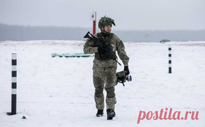 Генштаб Литвы оценил риск войны с Россией как «крайне низкий». Литовский главком счел крайне маловероятным риск войны России и НАТО. Об этом ранее предупреждал МИД Литвы. Генерал предложил всем политикам, «не имеющим нужной квалификации», заниматься своей работой