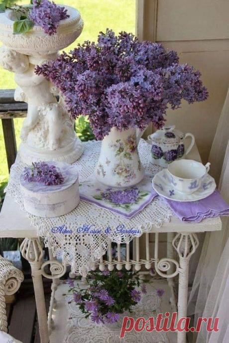 (2) Facebook