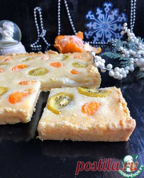 Сметанный пирог с мандаринами и киви