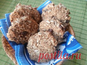 Овсяное печенье с бананом Банановое печенье содержит всего два ингредиента - бананы и овсянку, поэтому готовится просто и удобно. Получается вкусное печенье не только для худеющих.