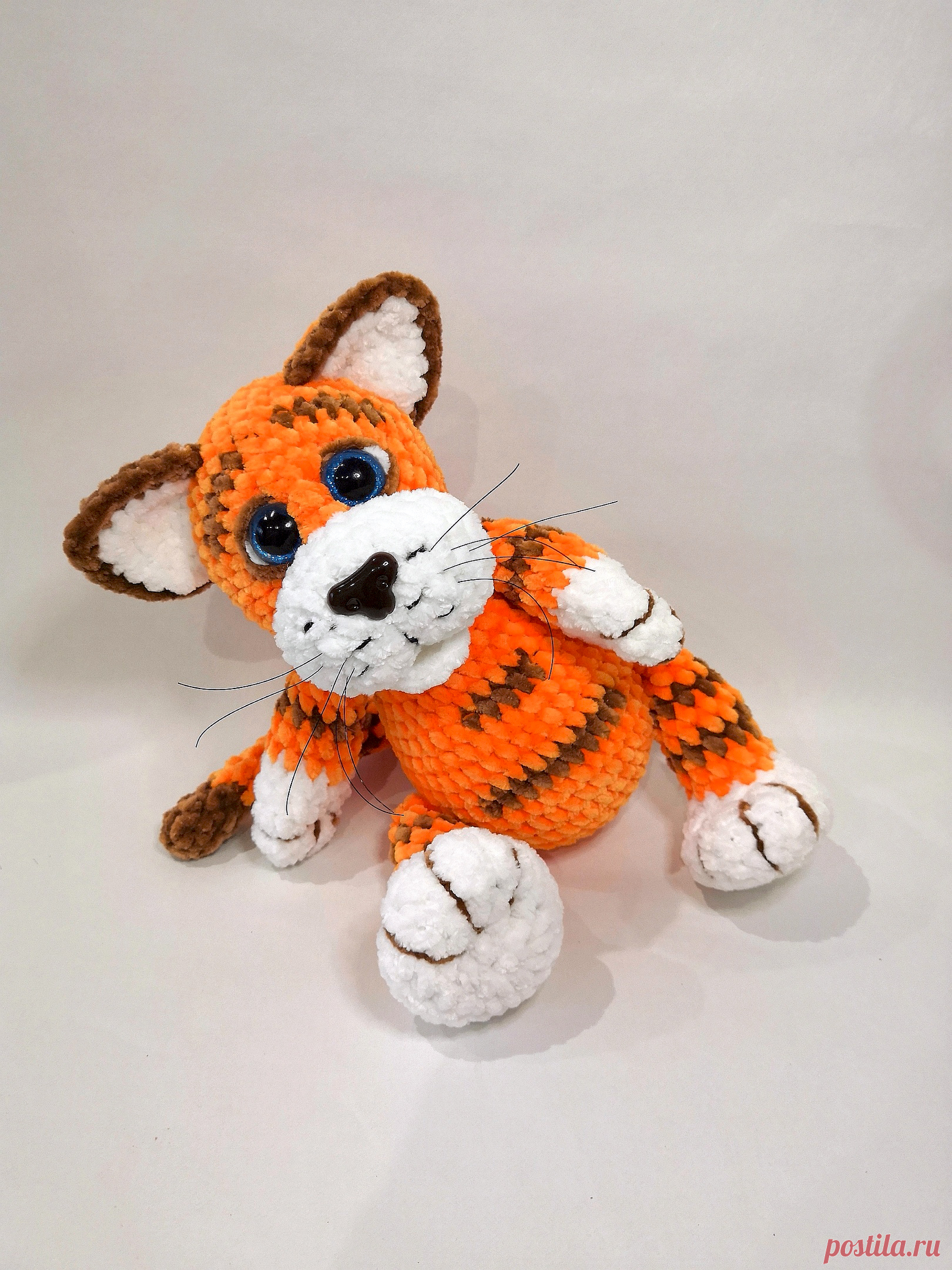 PDF Тигруля крючком. FREE crochet pattern; Аmigurumi animal patterns. Амигуруми схемы и описания на русском. Вязаные игрушки и поделки своими руками #amimore - большой тигр из плюшевой пряжи, плюшевый тигрёнок, тигрята, котик, кот, котенок.