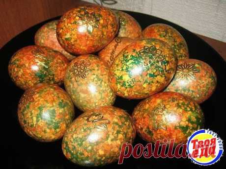 Мраморные крашенные яйца к Пасхе