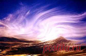 КОСМИЧЕСКИЙ ВЕТЕР. « … ТЫ В ОЧЕРЕДНОЙ раз спрашиваешь: какая я? Отвечаю со всею откровенностью; правда, не совсем уверена в том, что тебя не шокирует переписка с тем, что в материальном мире ( на планете Земля ) не принято считать человеком. Да, в понимании людей тело без души- покойник. А душа без тела? Не знаю что, но уж точно не человек. А бы могла сколько угодно разубеждать тебя, сказав, что человек- не только е