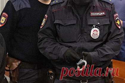 Беглеца из российской колонии поймали спустя три дня. В Омской области полиция установила местонахождение и задержала осужденного, сбежавшего несколько дней назад из колонии-поселения. В дежурную часть вечером 16 сентября поступила информация о том, что в районе Русско-Полянского тракта замечен мужчина, который по приметам схож с беглецом. На место прибыла полиция.