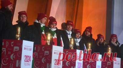 Огонь всероссийского семейного очага доставили в Северную Осетию и ЛНР. Огонь всероссийского семейного очага «Сердце России», зажжённого на международной выставке-форуме «Россия» на ВДНХ в честь старта Года семьи, доставили в Северную Осетию — Аланию, ЛНР, Кемеровскую, Волгоградскую и Тюменскую области. Читать далее