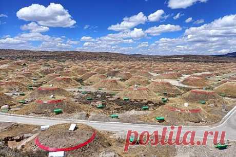 Обнаружен гигантский космический гамма-пузырь. Обсерватория LHAASO открыла гигантский пузырь гамма-излучения сверхвысокой энергии в области звездообразования Лебедя. Согласно результатам исследования, это первый случай обнаружения источника космических лучей с энергией выше 10 петаэлектронвольт, которые сталкиваются с межзвездной средой.