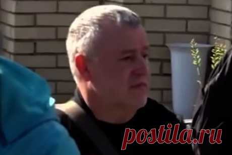 Директор Юрия Шатунова опроверг слухи о свадьбе с вдовой солиста «Ласкового мая». Директор экс-солиста группы «Ласковый май» Юрия Шатунова Аркадий Кудряшов опроверг новости о его предстоящей свадьбе с вдовой певца Светланой. Шоумен подчеркнул, что данные слухи распространил бывший продюсер «Ласкового мая» Андрей Разин. Кудряшов назвал Разина больным человеком.
