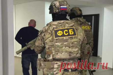 ФСБ возбудила дело об оправдании терроризма против социолога Кагарлицкого. Адвокат Юлия Кузнецова сообщила, что в рамках этого дела у психолога Александра Арчагова прошел обыск.