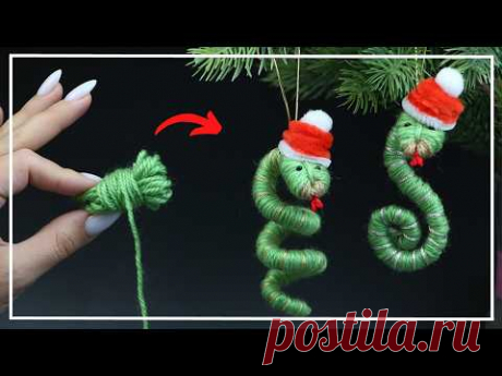 ЛЕГКО и НЕОБЫЧНО! Милая ЗМЕЙКА из пряжи на новогоднюю елку 🐍Yarn Snake making 🎄 DIY NataliDoma