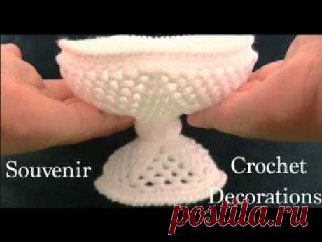 En este vídeo les enseño como tejer a Crochet paso a paso copa 3D en punto de flores tejidas para recuerdos, decoraciones para bodas, adornos; estas copas en...