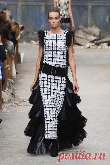 chanel-haute-couture-fall-2013-49.jpg (655×984)