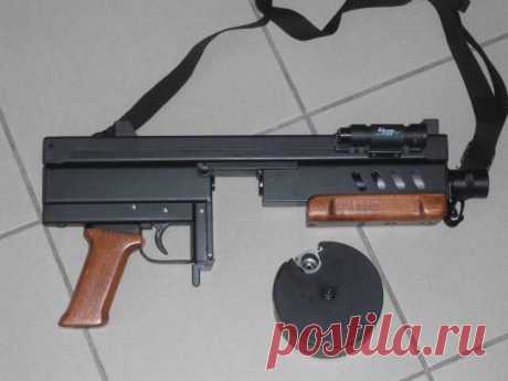 Травматический карабин Keserű Home Defender (Венгрия) Существование особых требований к оружию может приводить к формированию специфического облика готовых изделий. Этот принцип ярко иллюстрирует линейка карабинов для самообороны от венгерской компании K...