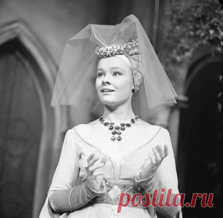 Джуди Денч (Judi Dench)
- 9 декабря, 1934