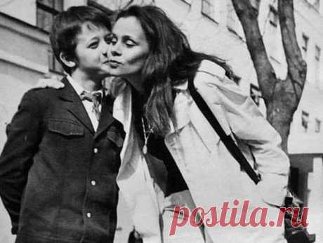 Любовь Полищук с сыном