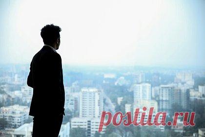 Мужчина пять лет переписывался с аферисткой и лишился 10 миллионов рублей. Житель Таиланда влюбился в мошенницу и лишился четырех миллионов бат. 40-летний бизнесмен познакомился с аферисткой, назвавшейся Эи, в онлайн-игре более пяти лет назад. Позже он стал общаться с девушкой в мессенджере. Вскоре у мужчины появились к Эи чувства, и он завязал с ней отношения на расстоянии.