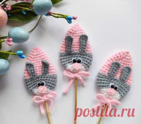 PDF Пасхальные топперы. ЯйцоЗаяц крючком. FREE crochet pattern; Аmigurumi animal patterns. Амигуруми схемы и описания на русском. Вязаные игрушки и поделки своими руками #amimore - маленький зайка к Пасхе, заяц, зайчик, пасхальный кролик, зайчонок, крольчонок.