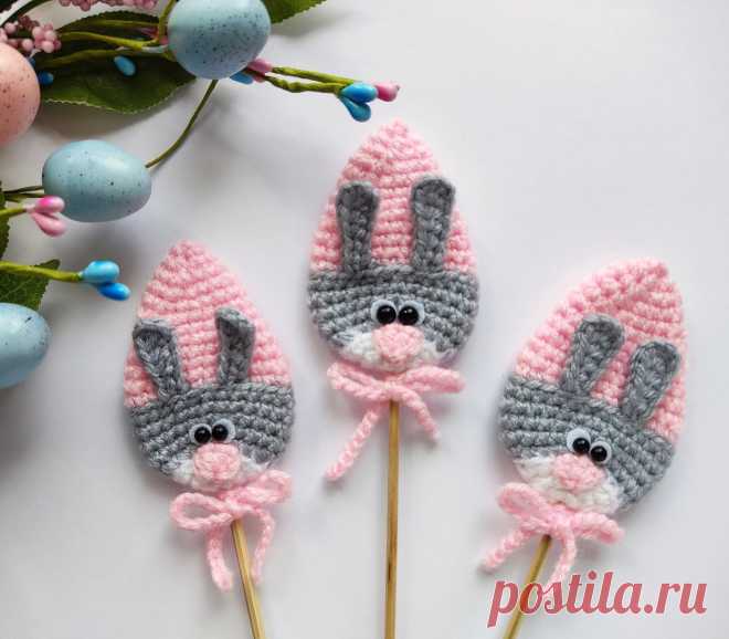 PDF Пасхальные топперы. ЯйцоЗаяц крючком. FREE crochet pattern; Аmigurumi animal patterns. Амигуруми схемы и описания на русском. Вязаные игрушки и поделки своими руками #amimore - маленький зайка к Пасхе, заяц, зайчик, пасхальный кролик, зайчонок, крольчонок.