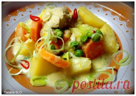 Картофель с мясом в сметанном соусе, по-домашнему.
Доброго времени!
Как же я люблю мамину "кухню" , поделюсь с вами самым простым рецептом тушенного картофеля в сметанном соусе " кулинарные записки моей мамы". Я совсем немного модернизировала рецепт …