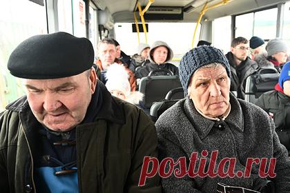 Минобороны России попросило Красный Крест помочь с эвакуацией на Украине. Военнослужащие России обратились к Красному Кресту с просьбой о помощи в эвакуации гражданского населения из городов Украины. Об этом в среду заявил начальник Национального центра управления обороной России Михаил Мизинцев. Он выразил надежду на действенный механизм контроля организации.