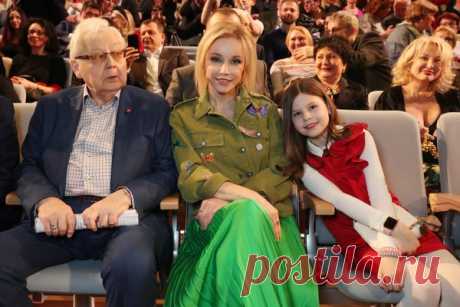Олег Табаков и Марина Зудина с дочкой Машей