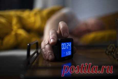 Озвучено влияние сна на продолжительность жизни. Исследовательская группа из Медицинской школы Стэнфордского университета вычислила роль сна в возрасте смерти. Согласно результатам работы, нарушения сна, например, фрагментарный сон (просыпания посреди ночи) — являются самым явным предиктором преждевременной смерти.