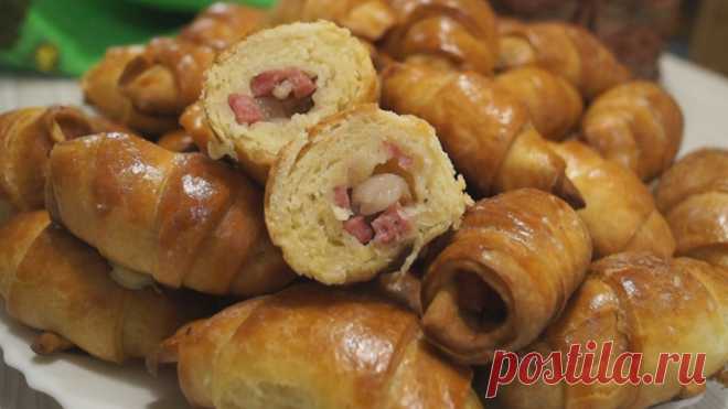 Обалденные Рогалики с салом. Мягкие и Очень Вкусные! 
Рогалики с салом. Готовятся рогалики очень быстро, из простых ингредиентов. Получаются очень вкусные, мягкие и ароматные, я думаю, всем обязательно они придутся по душе.
ИНГРЕДИЕНТЫ
Для теста:
Молоко…
