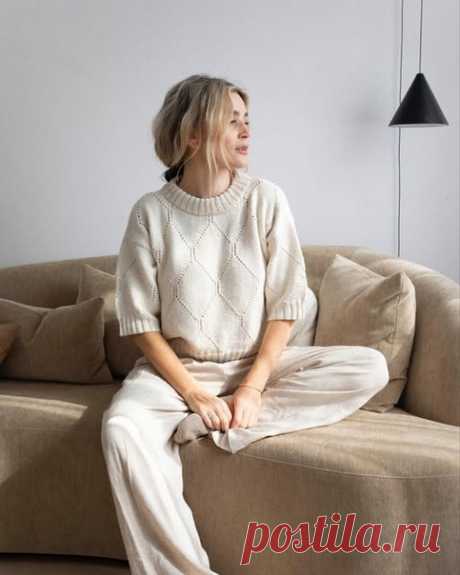 Пост на стене Foro Jumper by House of yarnУютный джемпер с коротким рукавом с ромбами