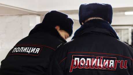 Россиянка выпила, избила сына и привела его в полицию для воспитательной беседы. В Белгородской области просьба провести профилактическую беседу для сына закончилась для женщины уголовным делом. Об этом сообщает управление МВД по региону. Инцидент произошел в Старом Осколе. Агрессивно настроенная россиянка пришла к ...
