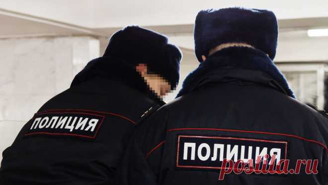Россиянка выпила, избила сына и привела его в полицию для воспитательной беседы. В Белгородской области просьба провести профилактическую беседу для сына закончилась для женщины уголовным делом. Об этом сообщает управление МВД по региону. Инцидент произошел в Старом Осколе. Агрессивно настроенная россиянка пришла к ...