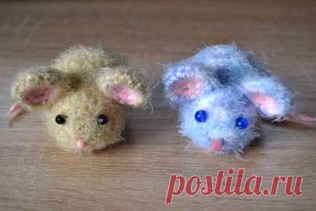 PDF Мышки крючком. FREE crochet pattern; Аmigurumi animal patterns. Амигуруми схемы и описания на русском. Вязаные игрушки и поделки своими руками #amimore - Мышь, мышка, маленький мышонок, крыса.