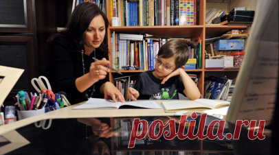 Педагог Подсухина: школьнику надо привыкнуть делать домашнюю работу самому. Педагог, руководитель регионального преподавания образовательной компании MAXIMUM Education Виктория Подсухина посоветовала родителям постепенно сформировать у школьника привычку выполнять домашние задания без посторонней помощи. Читать далее