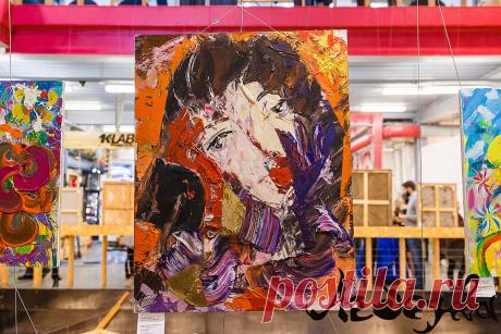 Флакон - это активное, уютное место, расчитанное на молодых, креативных людей. Я очень хотела показать свою живопись активным и талантливым молодым людям и получить от них отзыв о своём творчестве. Для этого и нужно устраивать выставки, чтобы получать обратную связь и чтобы люди увидели картины, над которыми я работала много лет.