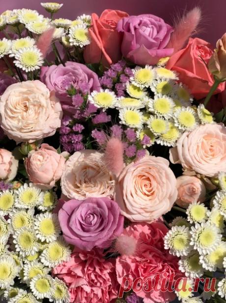 Ну, до свидания, Весна-подруга,
Ты пробудила сердце ото сна,
Даря прекрасные часы досуга...
Мы будем снова ждать тебя, Весна!

#фантазиясаранск #саранск #цветочныесалоны #цветы #букеты #весна #любовь