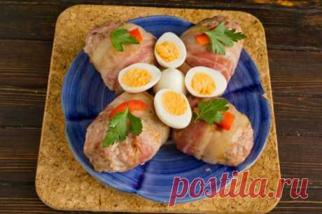 Котлеты, фаршированные сыром, запеченные в беконе. Пошаговый рецепт с фото - Ботаничка.ru
