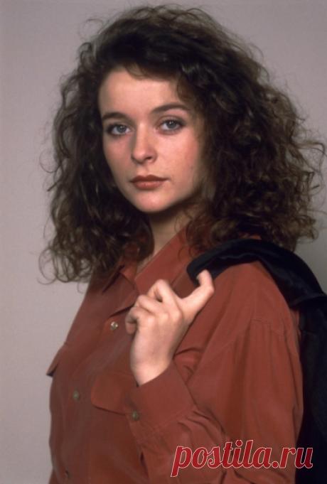 Джулия Савалия (Julia Sawalha)
- 9 сентября, 1968
