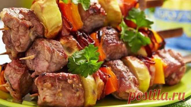 Секретные ингредиенты помогут сделать любое мясо мягким! Вы приготовили мясо и разочаровалась? Оно вышло сухим, жестким, «резиновым»? Как же добиться того, чтобы мясо получалось мягким, тающим во рту. Сейчас вы узнаете секреты, с помощью которых даже самая дубовая, невероятно жилистая баранина, говядина, курятина станут обалденно мягкими. Более того, эти секретные ингредиенты придадут мясу фантастический вкус. Вы будете восхищены и благодарны «чудо-помощникам», способным …