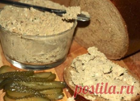 Паштет вкуснее колбасы! 
 
Готовится из куриного филе, причем всего 30 минут: а результат просто поражает! Паштет станет мега-хитом в вашей семье! Колбасу больше не покупаем))) 🥰 
 
ПОНАДОБИТСЯ: 
филе куриное – 400 грамм, 
70 миллилитров бульона (в котором варили мясо); 
морковь – 200 грамм, 
репчатый лук – 2 штуки, 
масло сливочное – 70 грамм, 
чеснок – 2 зубчика, 
лавровый лист – 1 штука, 
перец душистый – 2 штуки, 
перец черный молотый, соль, 
масло растительное – для ...