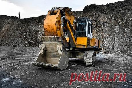 На Украине заявили об очередях на экскаваторы для рытья окопов