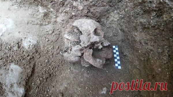 В Италии найден скелет заколдованного ребенка V века  | История