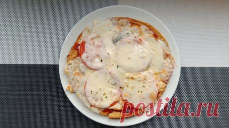 ПП-пицца с курицей на овсяноблине | #homeaesthetics | Дзен