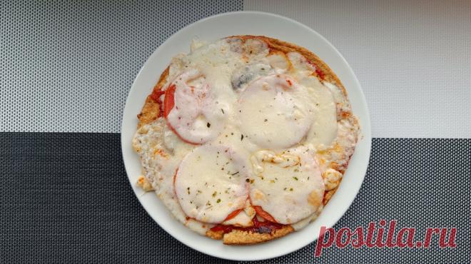 ПП-пицца с курицей на овсяноблине | #homeaesthetics | Дзен