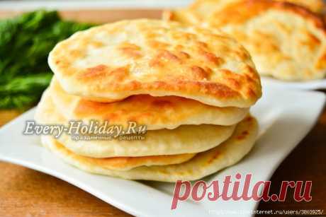 Вкусная и быстрая лепешка на сковороде вместо хлеба.