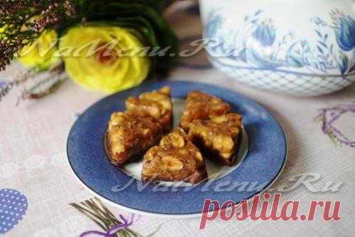 Карамельные постные конфеты своими руками из арахиса с финиками